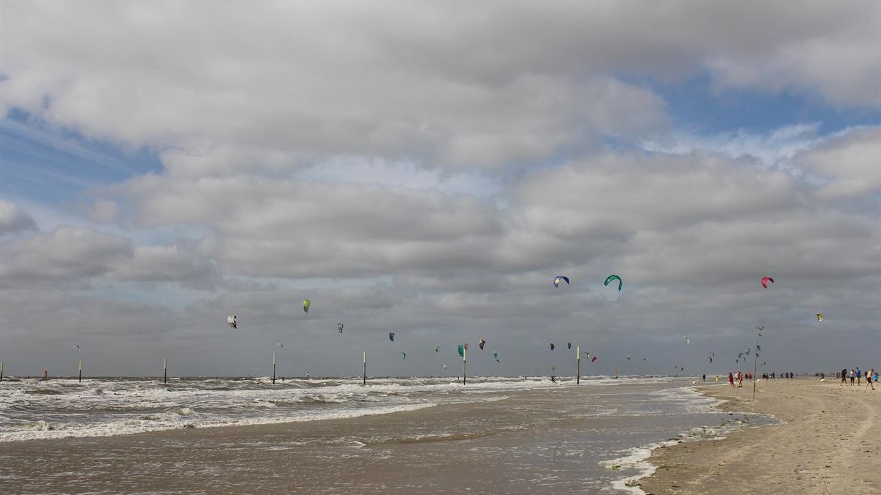 Wassersport am Strand Wassersport am Strand